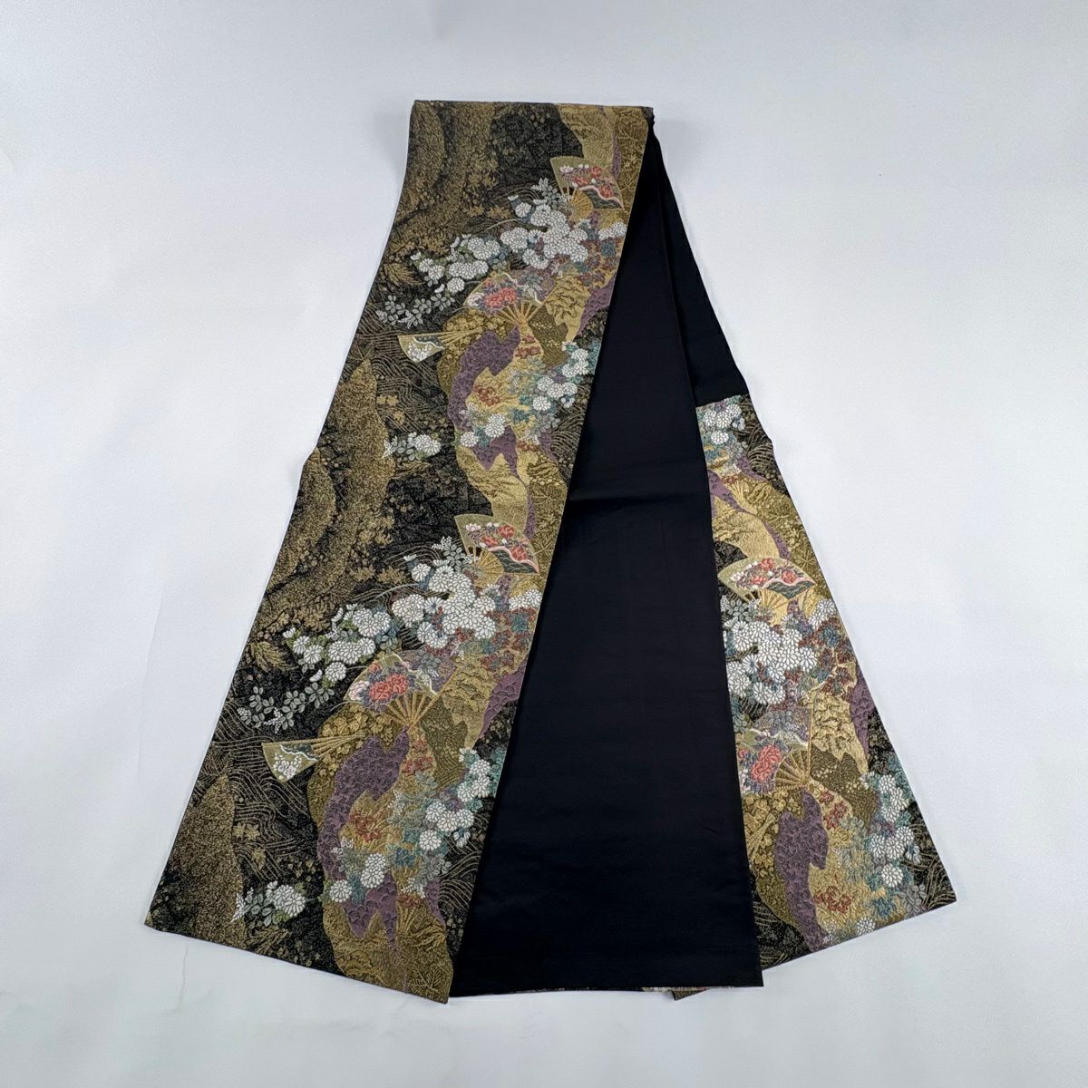 【美品】 袋帶 秀品級 扇子 草花紋 金糸 金金箔 黑 六通 純蠶絲