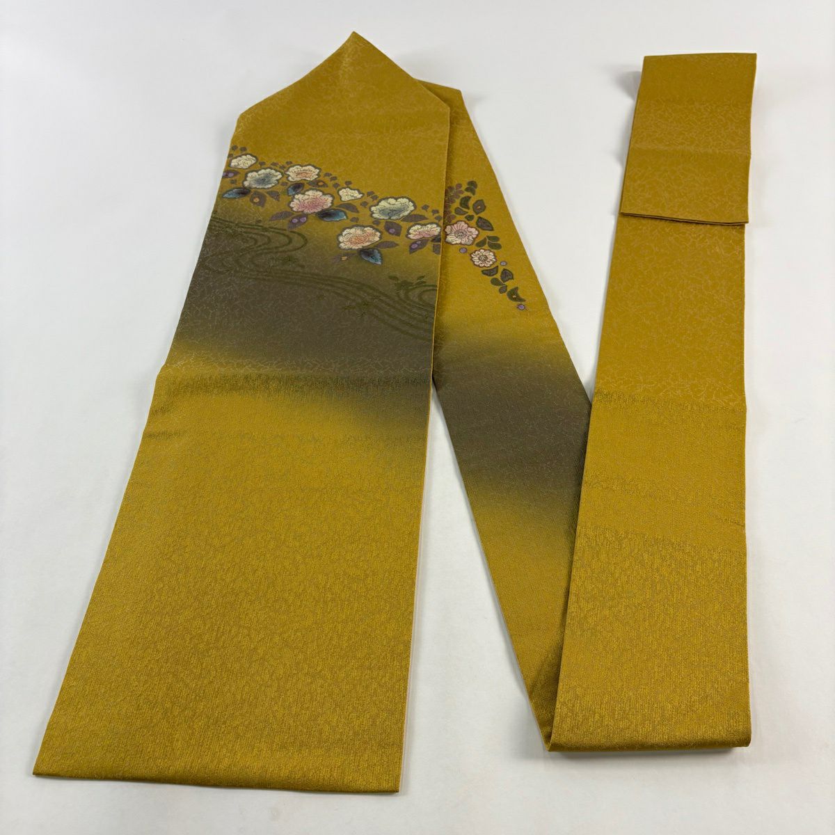 【美品】 名古屋帶 秀品級 草花紋紋 流水 金銀彩 芥末色 純蠶絲