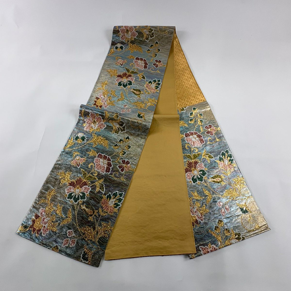 【美品】 袋帶 優品級 振袖禮服禮服用 花唐草紋 斜條紋 金金箔 水藍色 六通 純蠶絲