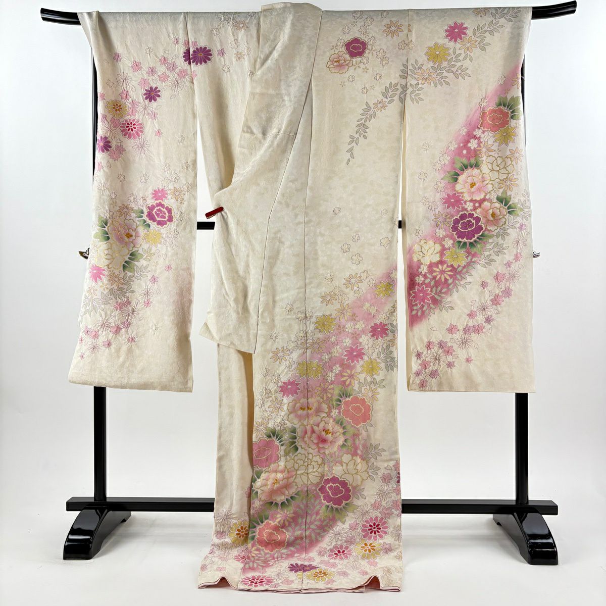 振袖禮服 身長186cm 袖長73cm 未仕立 純蠶絲 翠山工房 假絵羽 落款 牡丹 草花紋紋 金銀彩 絞染 米色 逸品級