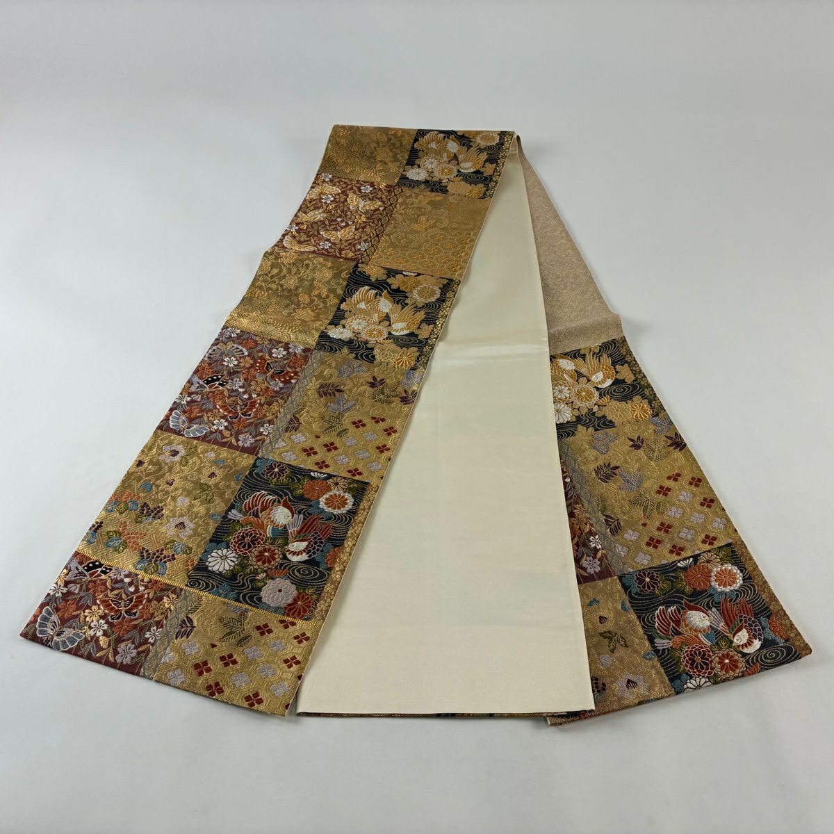 【美品】 袋帶 秀品級 花蝶 若松樹 刺繡 金線 紅茶 六通 純蠶絲