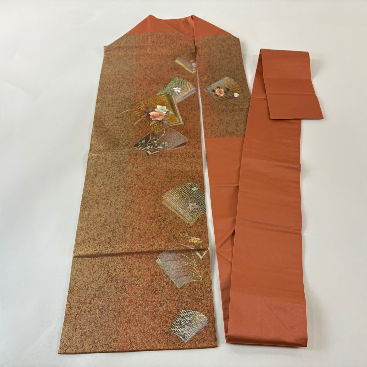 名古屋帶 秀品級 冊子 草花紋刺繡 金銀彩 茜 純蠶絲