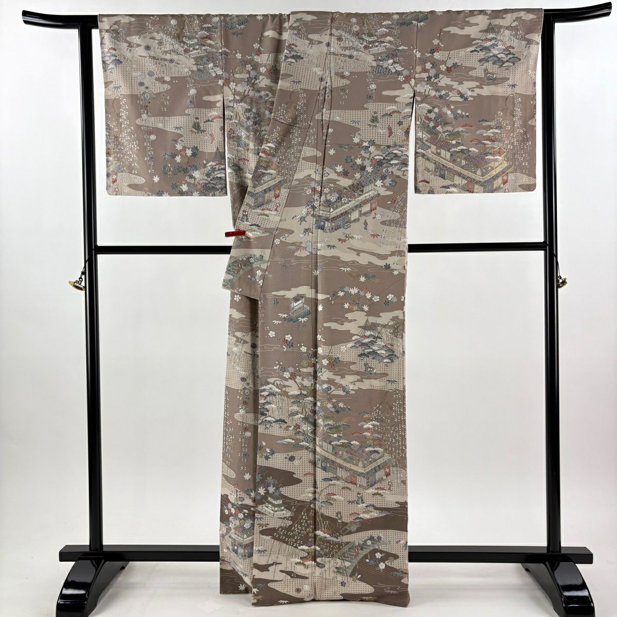 【美品】訪問服 身長165cm 袖長68cm L 雙層 建物 松樹竹子梅花 金糸刺繡 灰茶 純蠶絲 逸品級