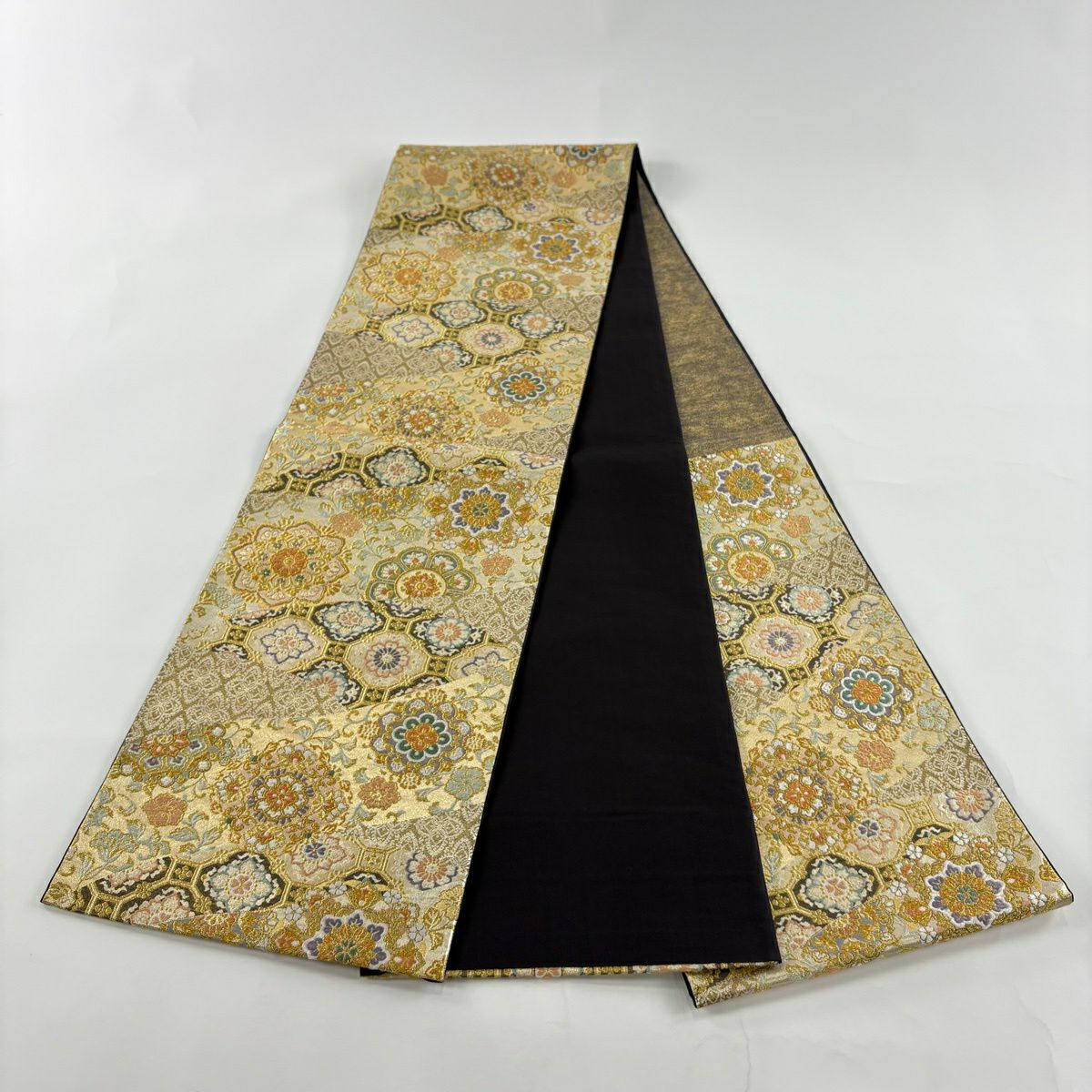 【美品】 袋帶 秀品級 華紋 草花紋 金絲 金金箔 金色 六通 純蠶絲