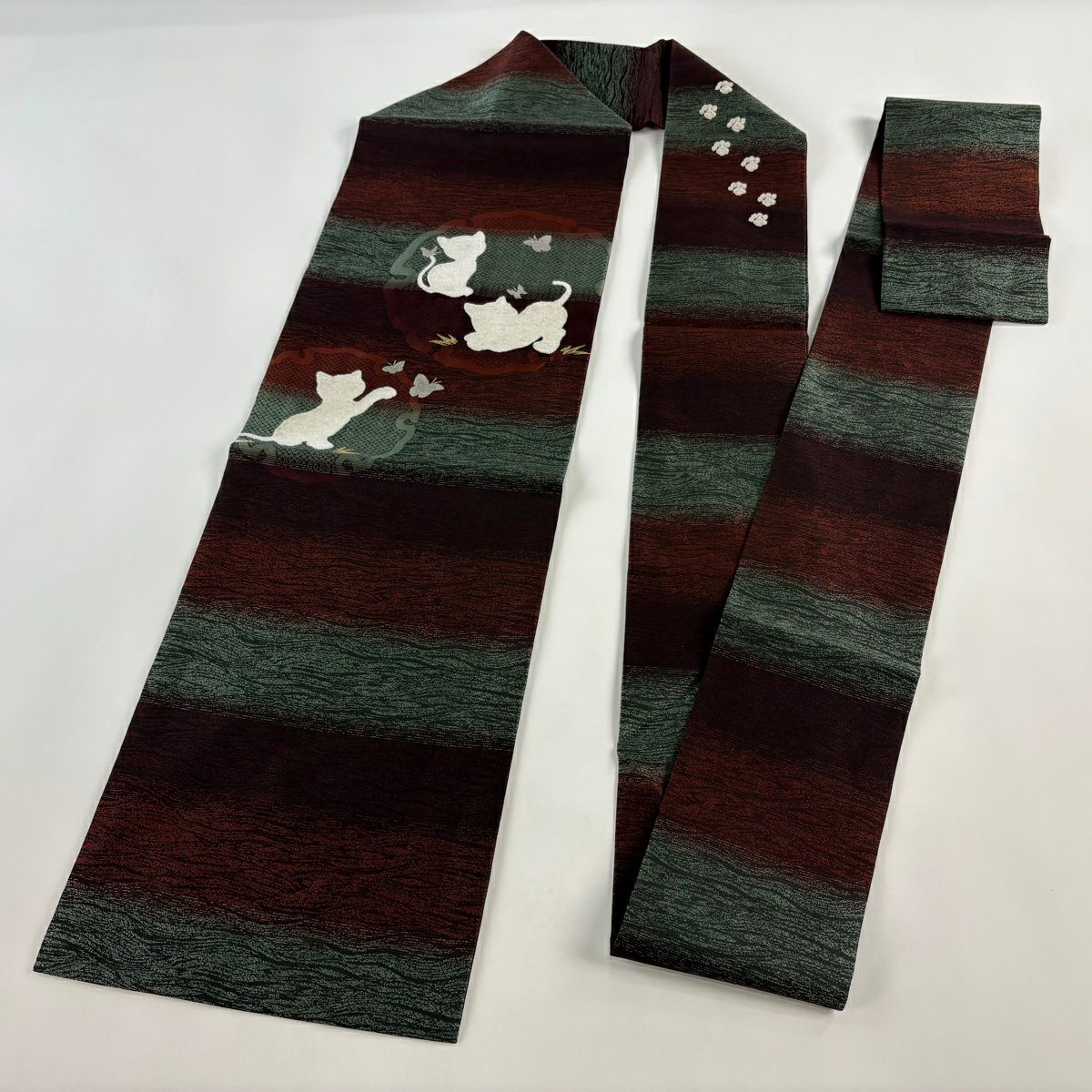 【美品】 名古屋帶 逸品級 落款あり 光藏 貓 雪輪 金銀彩 紅茶 純蠶絲
