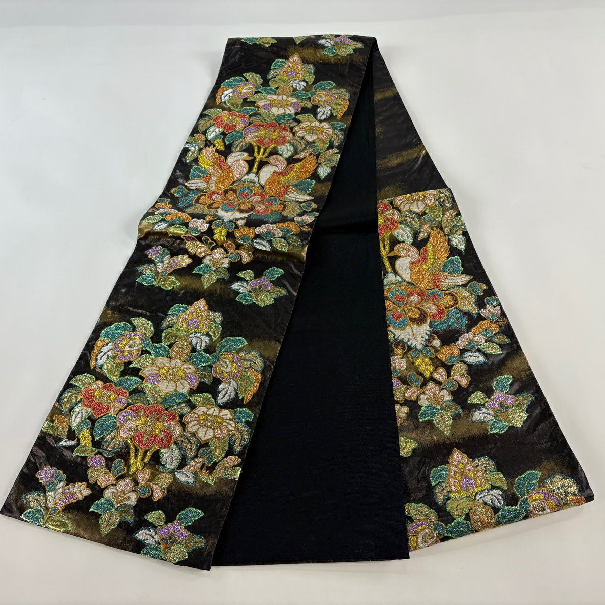 【美品】 袋帶 逸品級 草花紋紋 向鳥 金絲 金金箔 黑 六通 純蠶絲