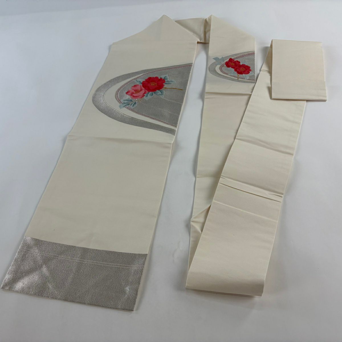 【美品】 名古屋帶 優品級 椿 金銀糸 奶油色 純蠶絲