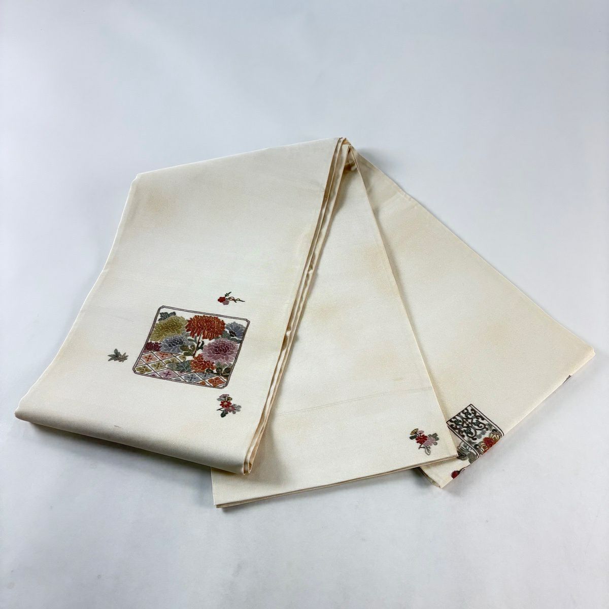袋帶 秀品級 菊花花 霞 相良刺繡 金線 奶油色 大鼓圖案 純蠶絲