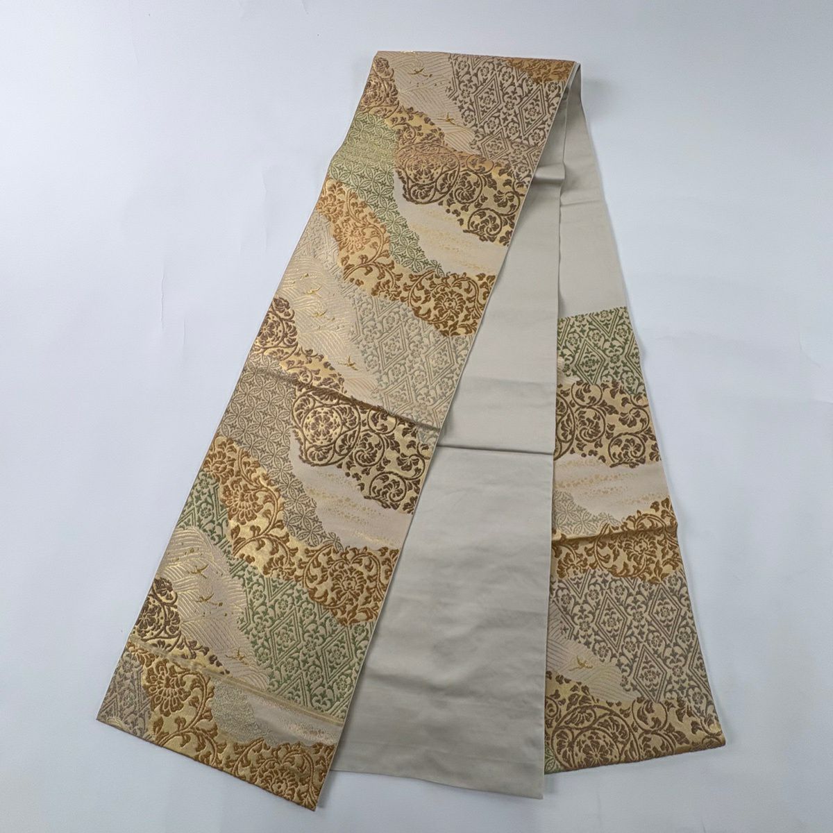 【美品】 袋帶 秀品級 川島織物 落款 花唐草紋 華紋 金金箔 金絲 淺茶 六通 純蠶絲