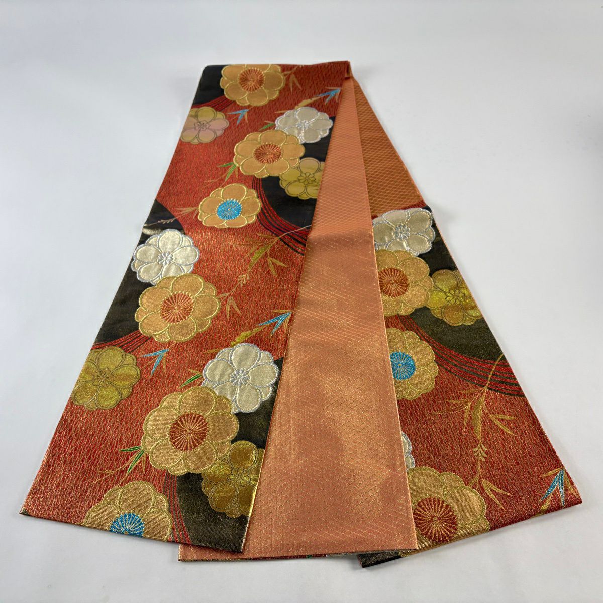【美品】 袋帶 秀品級 附有落款 振袖禮服禮服用 草花紋紋 金銀彩 金金箔 朱色 六通 純蠶絲
