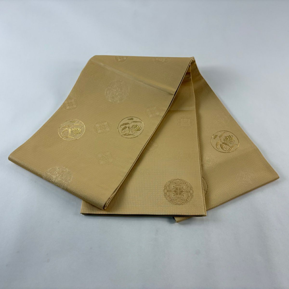 【美品】 袋帶 秀品級 草花紋紋 金絲 刺繡 米色 大鼓圖案 純蠶絲