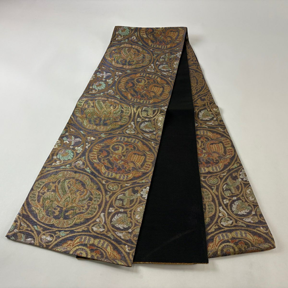 【美品】 袋帶 秀品級 鳥 花唐草紋 金糸 金金箔 紫 六通 純蠶絲