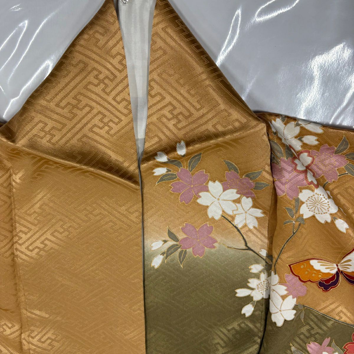 振袖禮服 身長151cm 袖長62cm S 雙層 雪輪 櫻花 金絲 金銀彩 茶綠 純蠶絲 秀品級