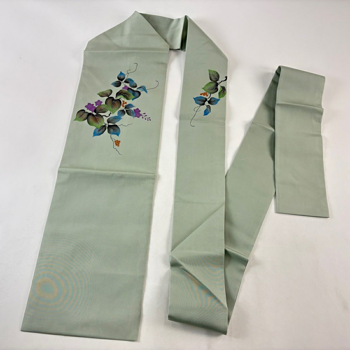 【美品】 名古屋帶 優品級 葉與果 草花紋紋 金彩裝飾 灰綠 純蠶絲