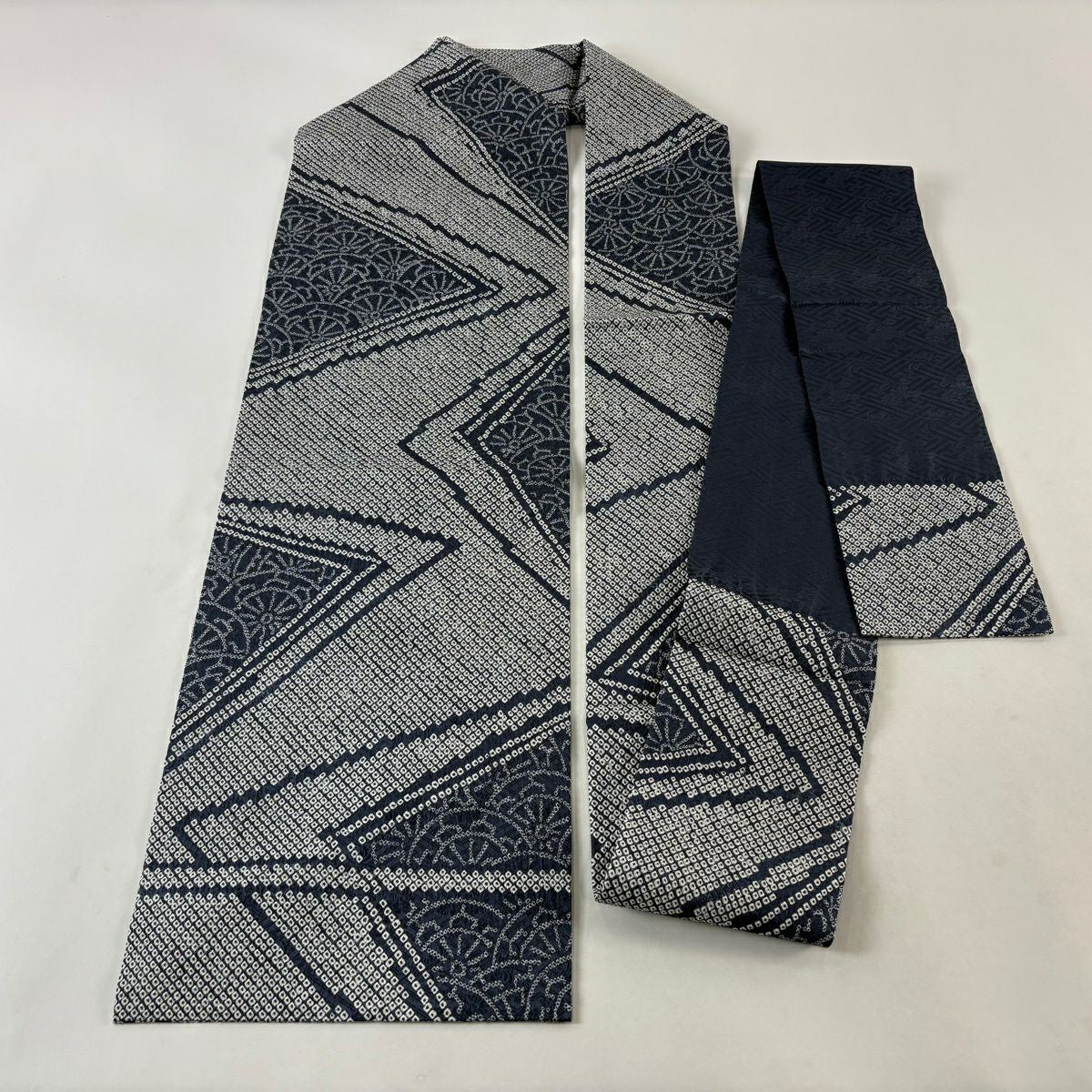 【美品】名古屋帶 秀品級 片輪車 幾何學 總絞染 深藍 純蠶絲