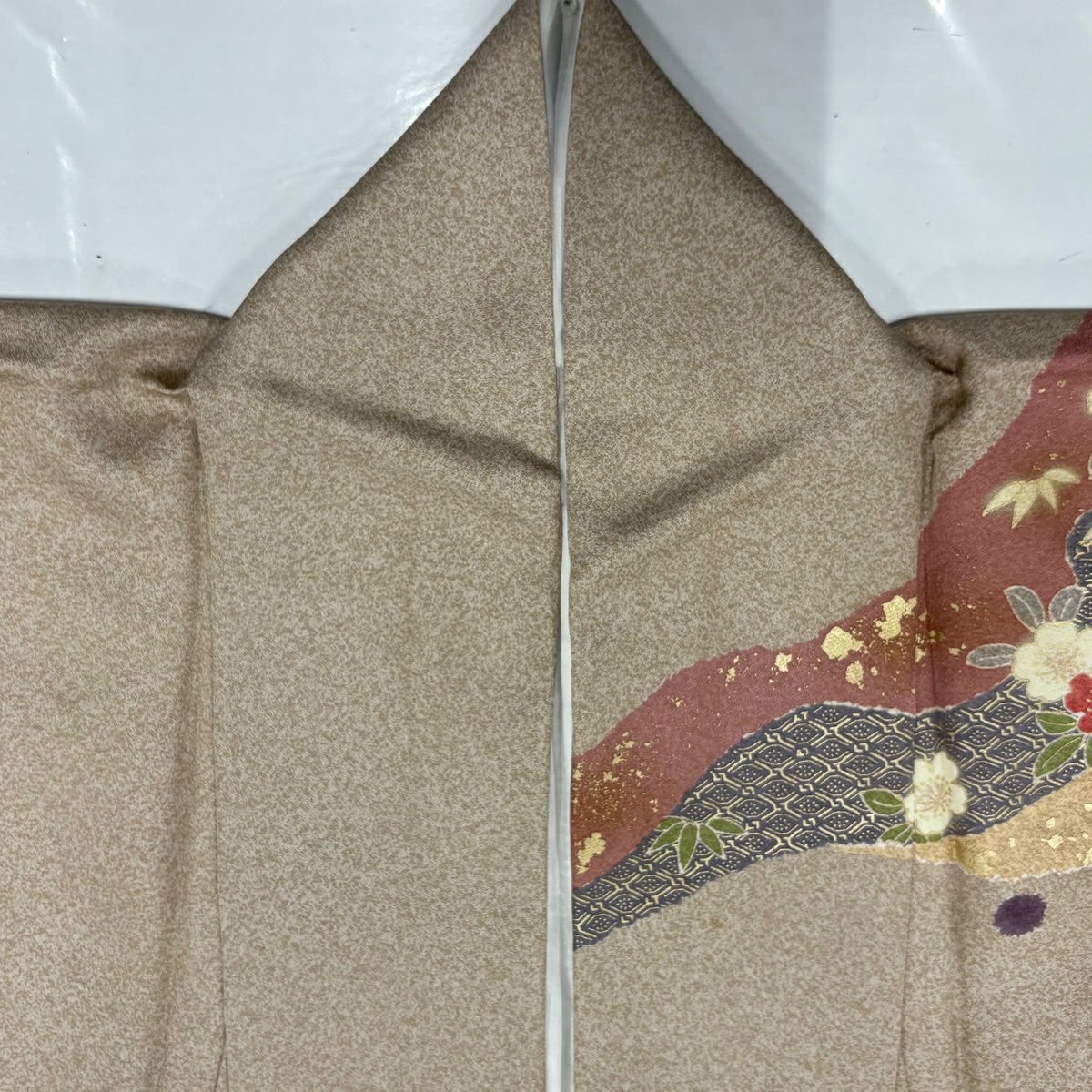 訪問服 身長161.5cm 袖長63cm S 雙層 落款あり 草花紋紋 松樹皮菱 金銀彩 淺茶 純蠶絲 名品級