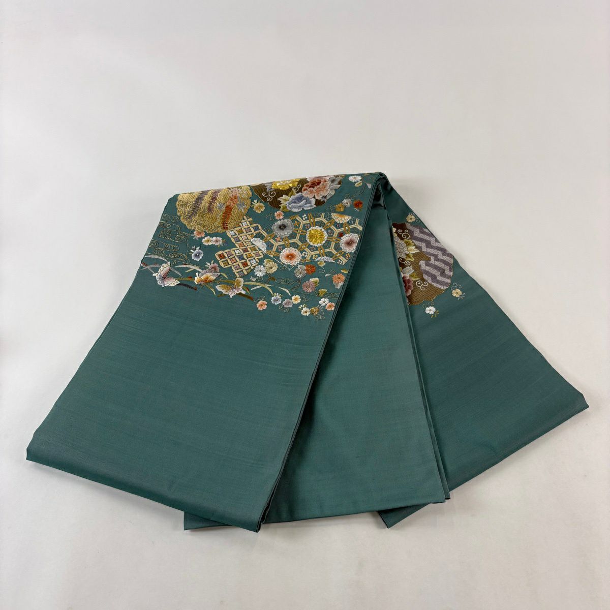 【美品】 袋帶 名品級 扇子面 雪輪 金銀彩 刺繡 綠 お太鼓柄 純蠶絲