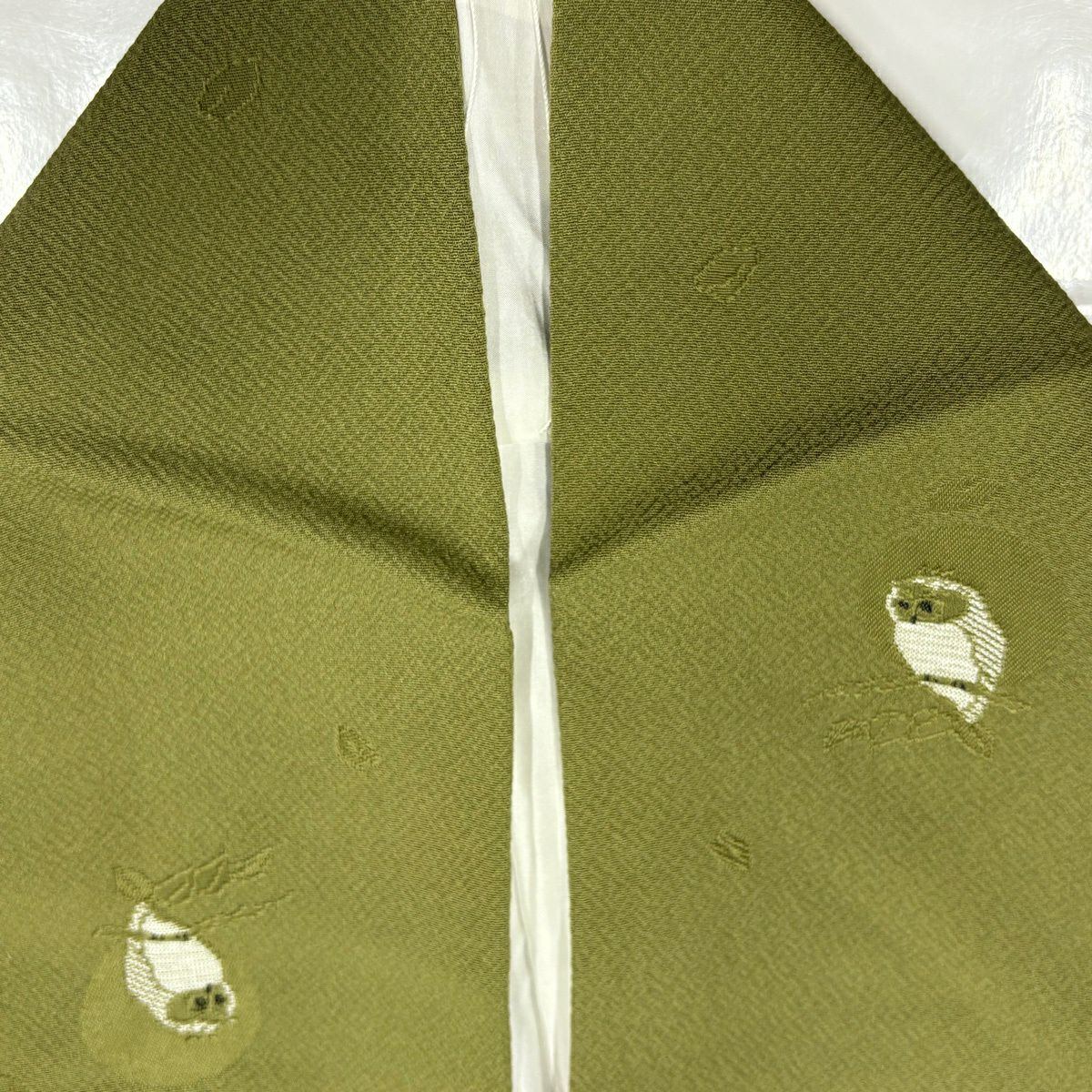 【美品】 小紋 身長173cm 袖長70.5cm L 雙層 貓頭鷹 地紋 艾草綠 純蠶絲 名品級