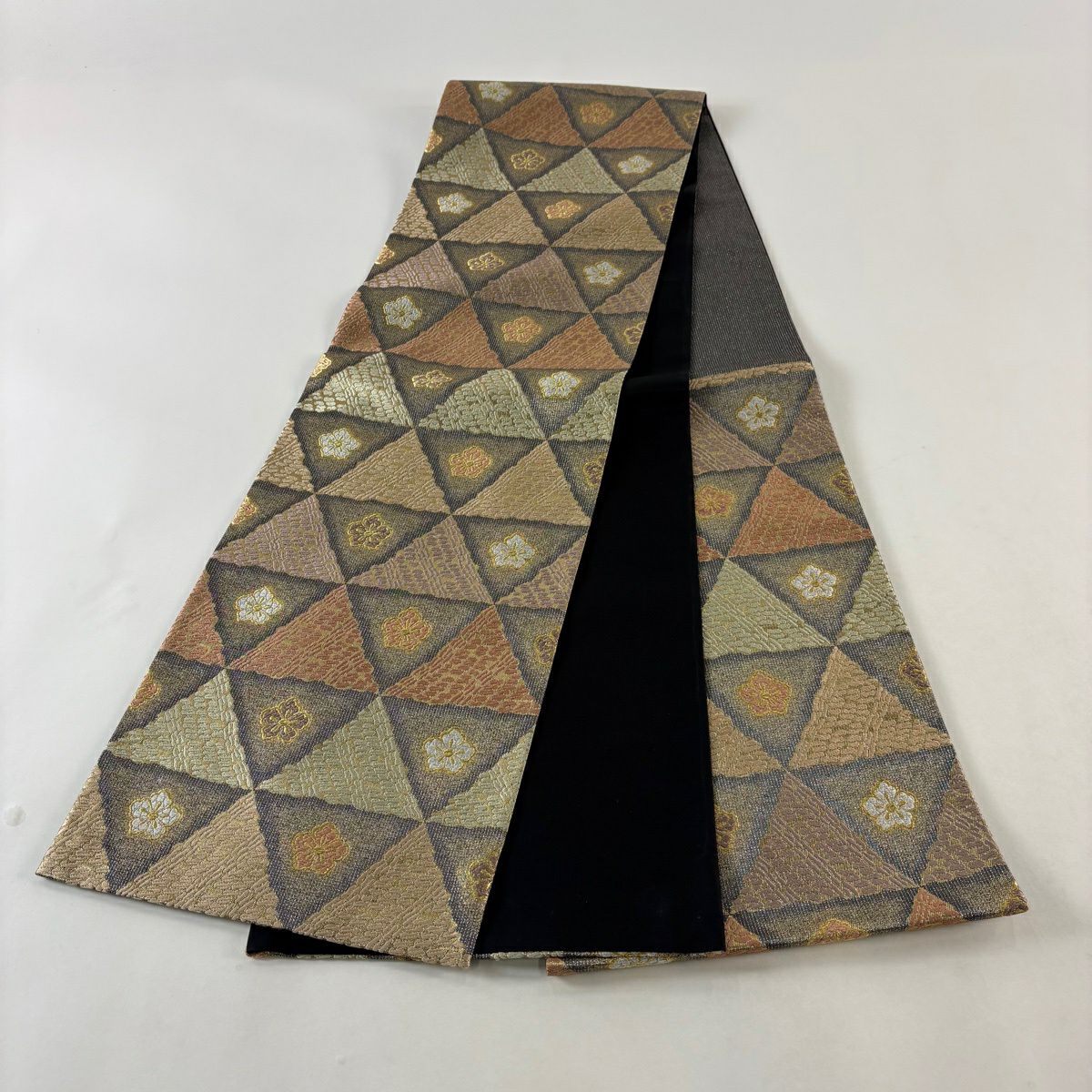 【美品】 袋帶 名品級 花 鱗 刺繡 金絲 黑灰 六通 純蠶絲