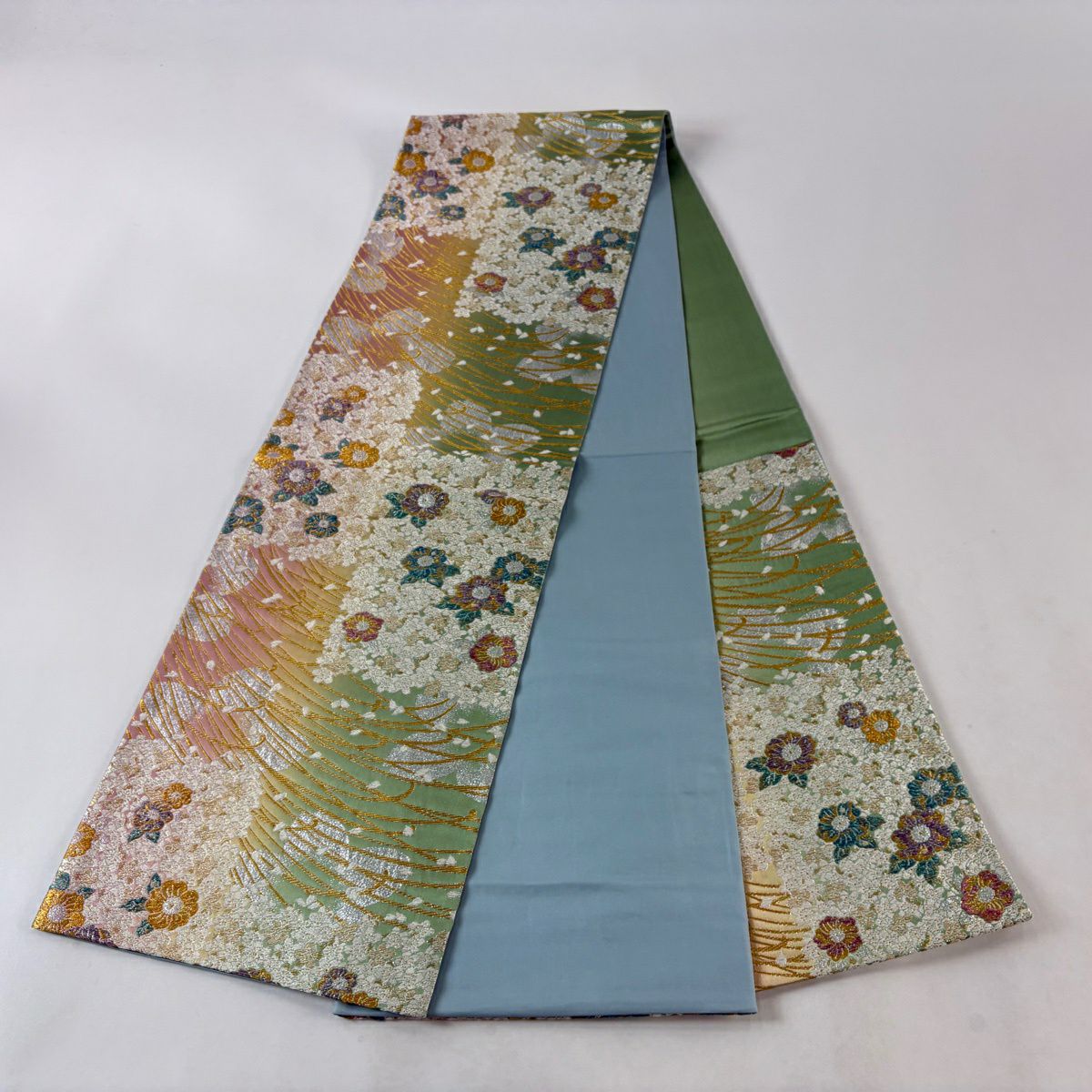 【美品】 袋帶 秀品級 草花紋紋 金糸 金金箔 淺綠 六通 純蠶絲