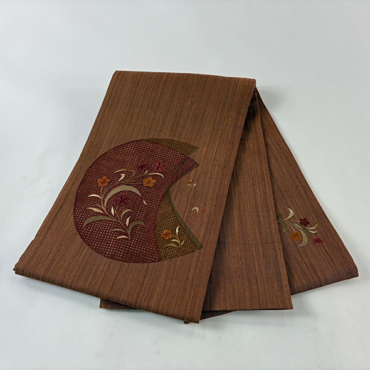 【美品】 袋帶 秀品級 草花紋刺繡 茶 お太鼓圖案 純蠶絲