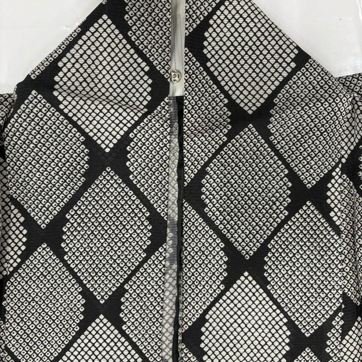 【美品】 小紋 身長155.5cm 袖長63.5cm S 薄物 絽 疋田 幾何學 墨 純蠶絲 秀品級