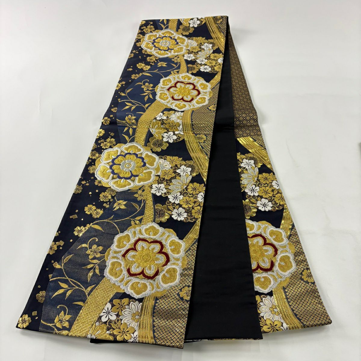 【美品】 袋帶 秀品級 優美錦 振袖禮服禮服向き 華紋 花唐草紋 金銀彩 金金箔 黑 六通 純蠶絲
