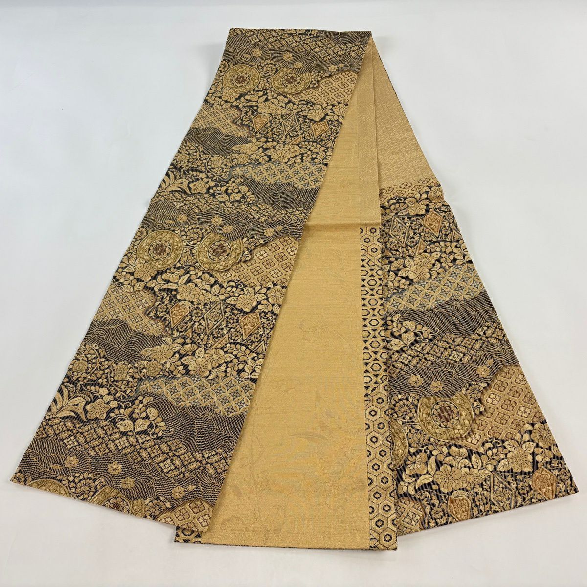 【美品】 袋帶 名品級 花唐草紋 有職紋樣 輪奈織 金絲 金色 六通 純蠶絲