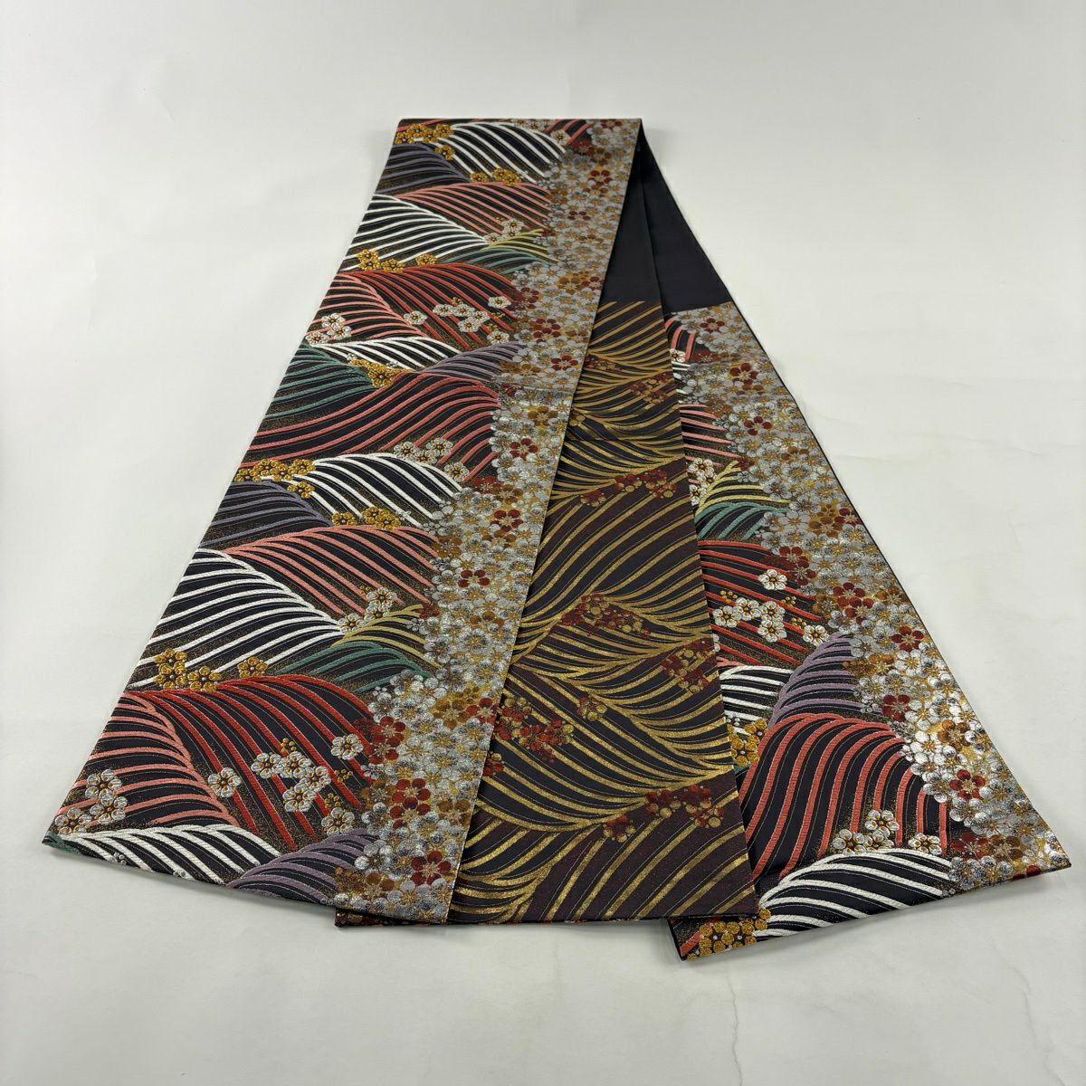 【美品】 袋帶 秀品級 振袖禮服禮服用 梅花 波 金金箔 唐織 焦茶 六通 純蠶絲