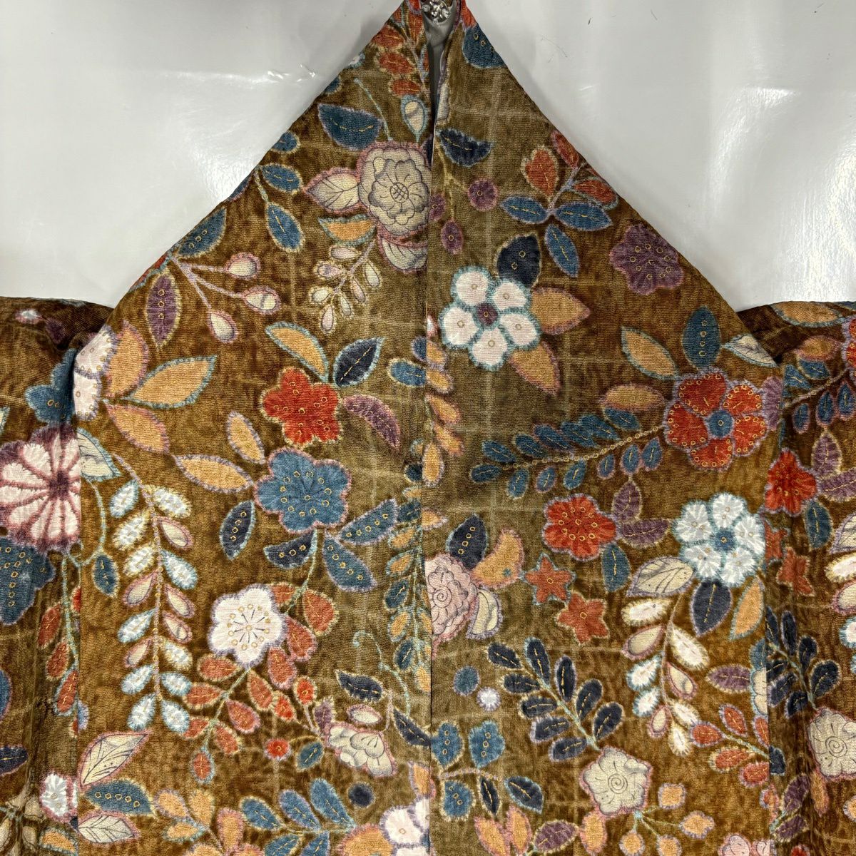 【美品】 小紋 身長161cm 袖長64cm M 雙層 草花紋紋 金彩裝飾 漸層 茶 純蠶絲 優品級