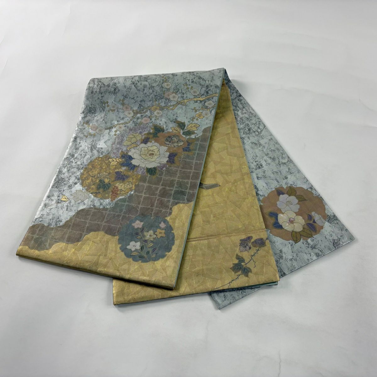 【美品】 袋帶 秀品級 牡丹 雪輪 金金箔 灰 深藍色 お太鼓柄 純蠶絲