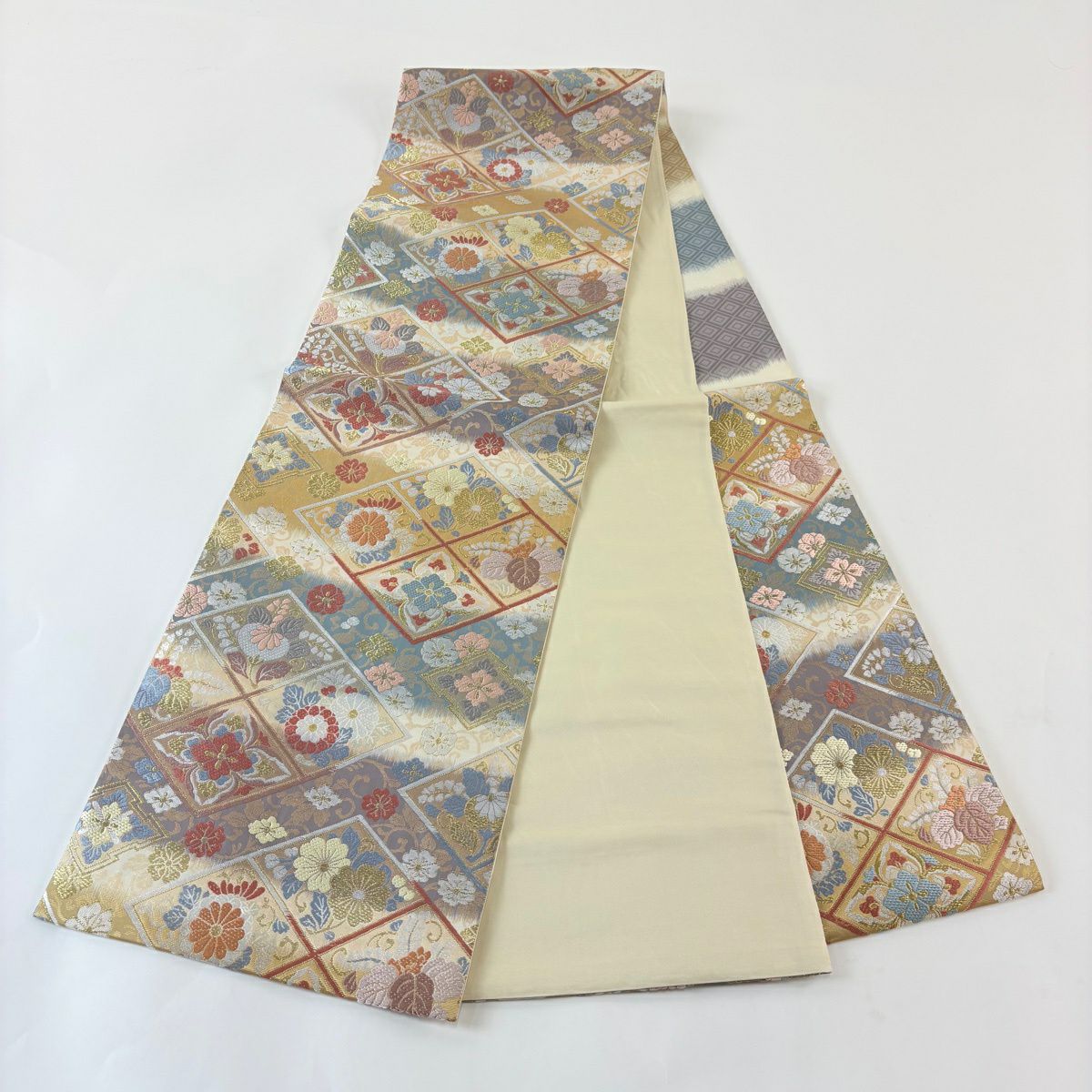 【美品】 袋帶 秀品級 證書齊全 菱取祝宴花園 草花紋刺繡 金絲 淺黃土色 六通 純蠶絲