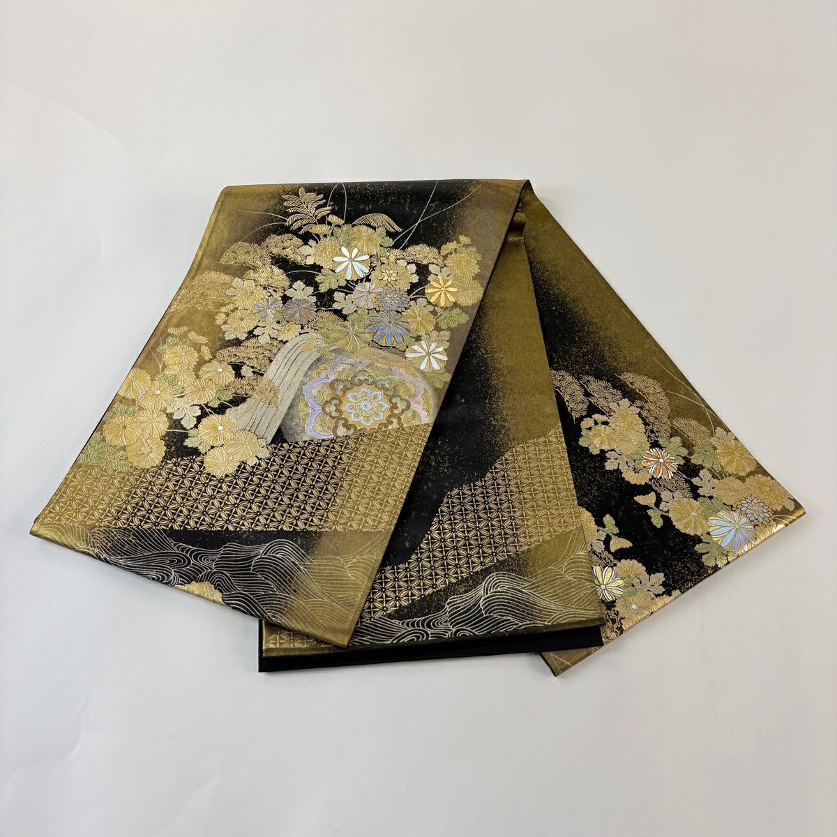 【美品】 袋帶 秀品級 華紋 菊花 金銀彩 拉麵 金色 大鼓圖案 純蠶絲