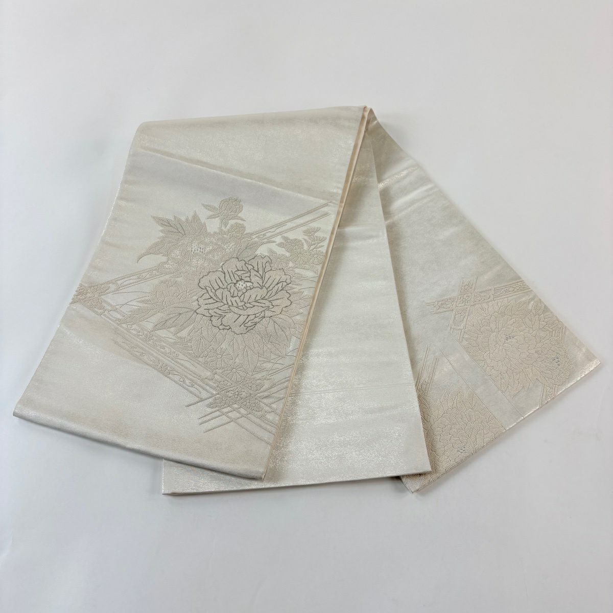 【美品】 袋帶 秀品級 牡丹 花菱 刺繡 金金箔 灰白 お太鼓圖案 純蠶絲