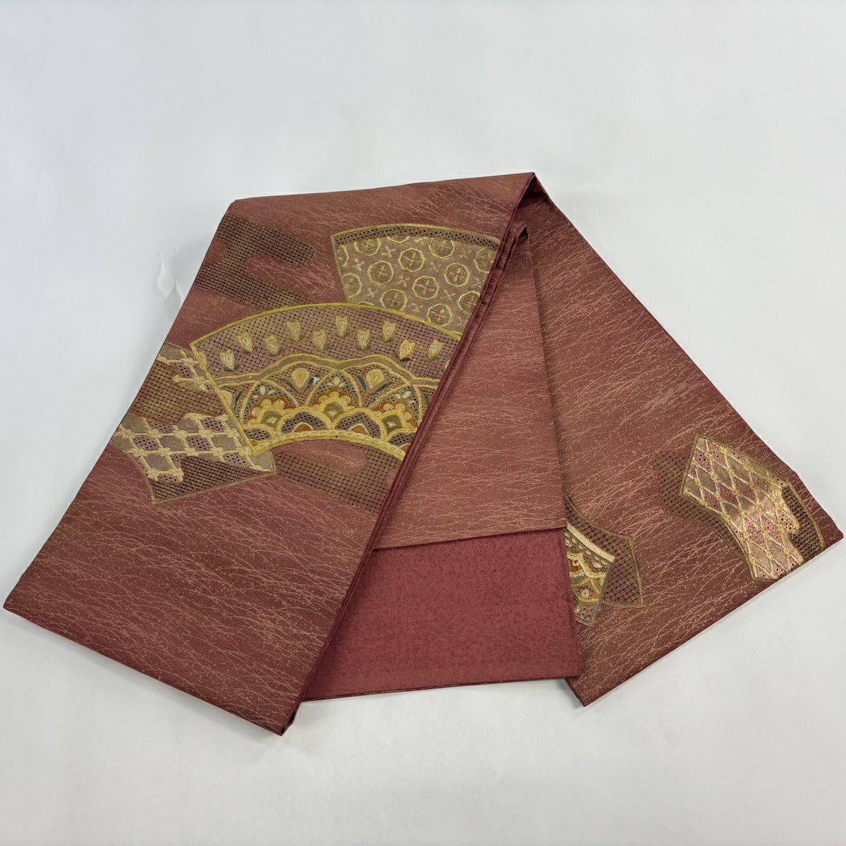 【美品】 袋帶 秀品級 扇子面 ヱ霞 刺繡 金彩裝飾 小豆 深藍色 お太鼓柄 純蠶絲