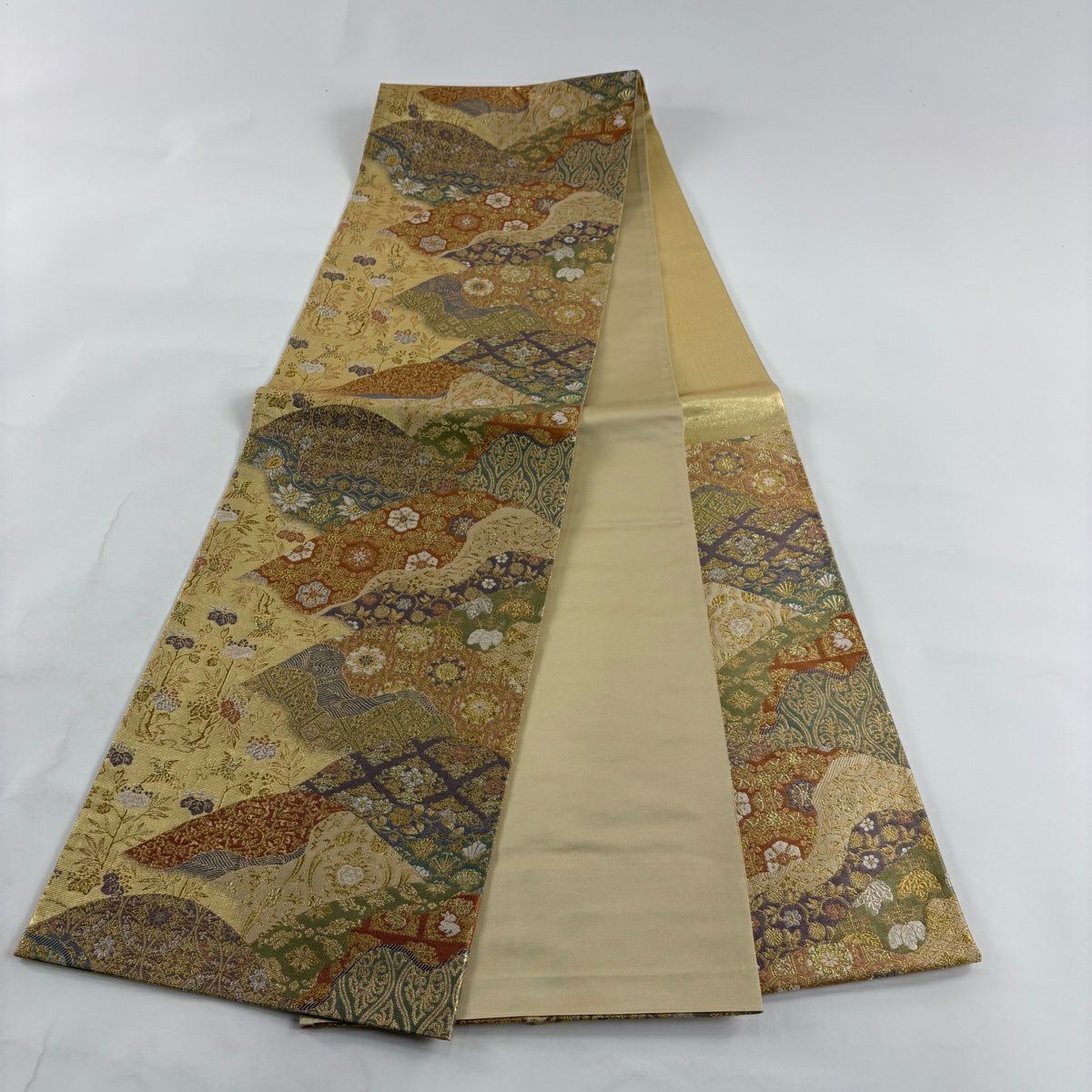 【美品】 袋帶 秀品級 華紋 笹蔓 金銀彩 金金箔 金色 六通 純蠶絲