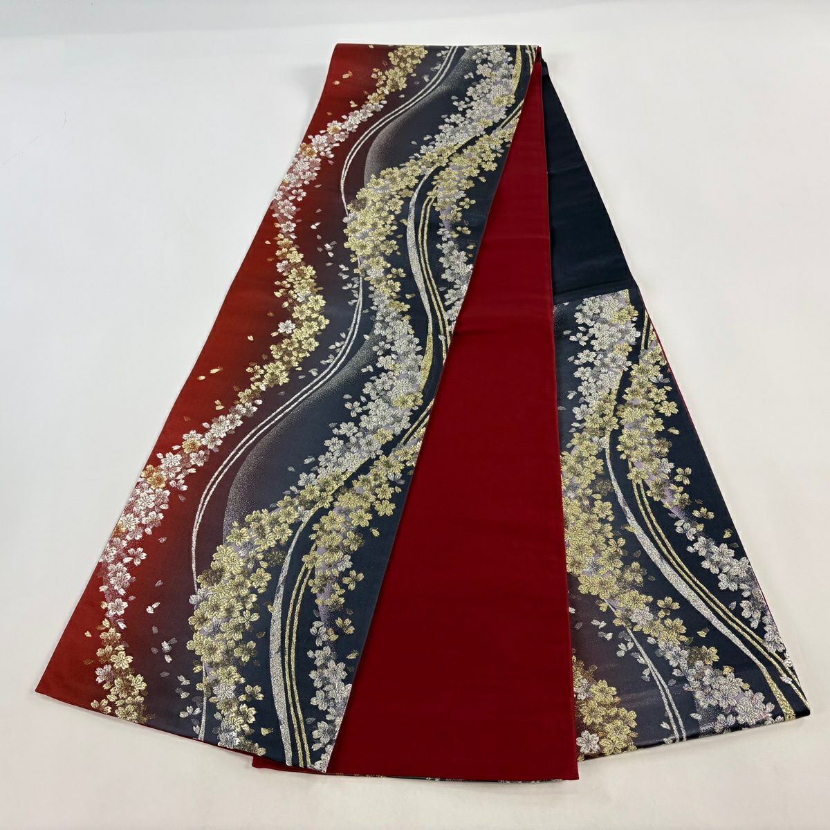 【美品】 袋帶 秀品級 振袖禮服禮服用 櫻花 櫻花花瓣 金金箔 金銀彩 茜色 六通 純蠶絲