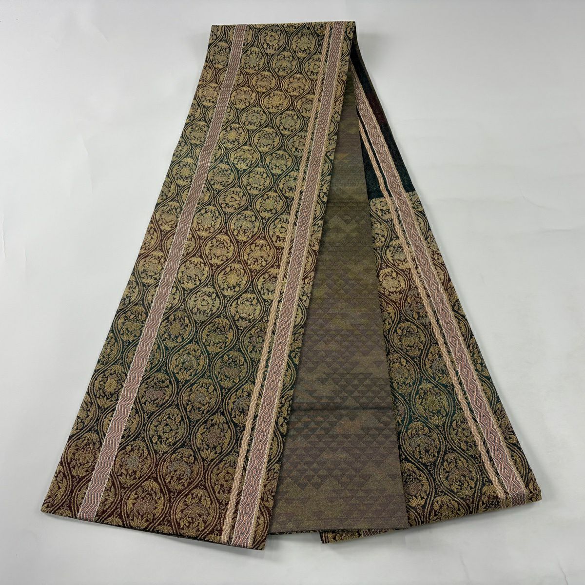 【美品】 袋帶 名品級 草花紋紋 縞 金絲 刺繡 深綠 六通 純蠶絲