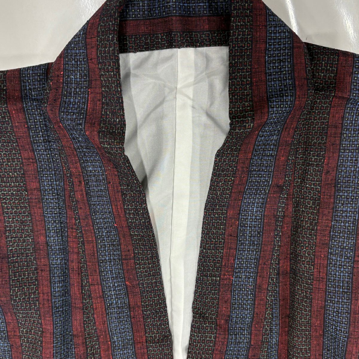 【美品】 紬織 身長163cm 袖長65.5cm M 雙層 鈕襯 縱條 龜甲絣 深紅 純蠶絲 優品級
