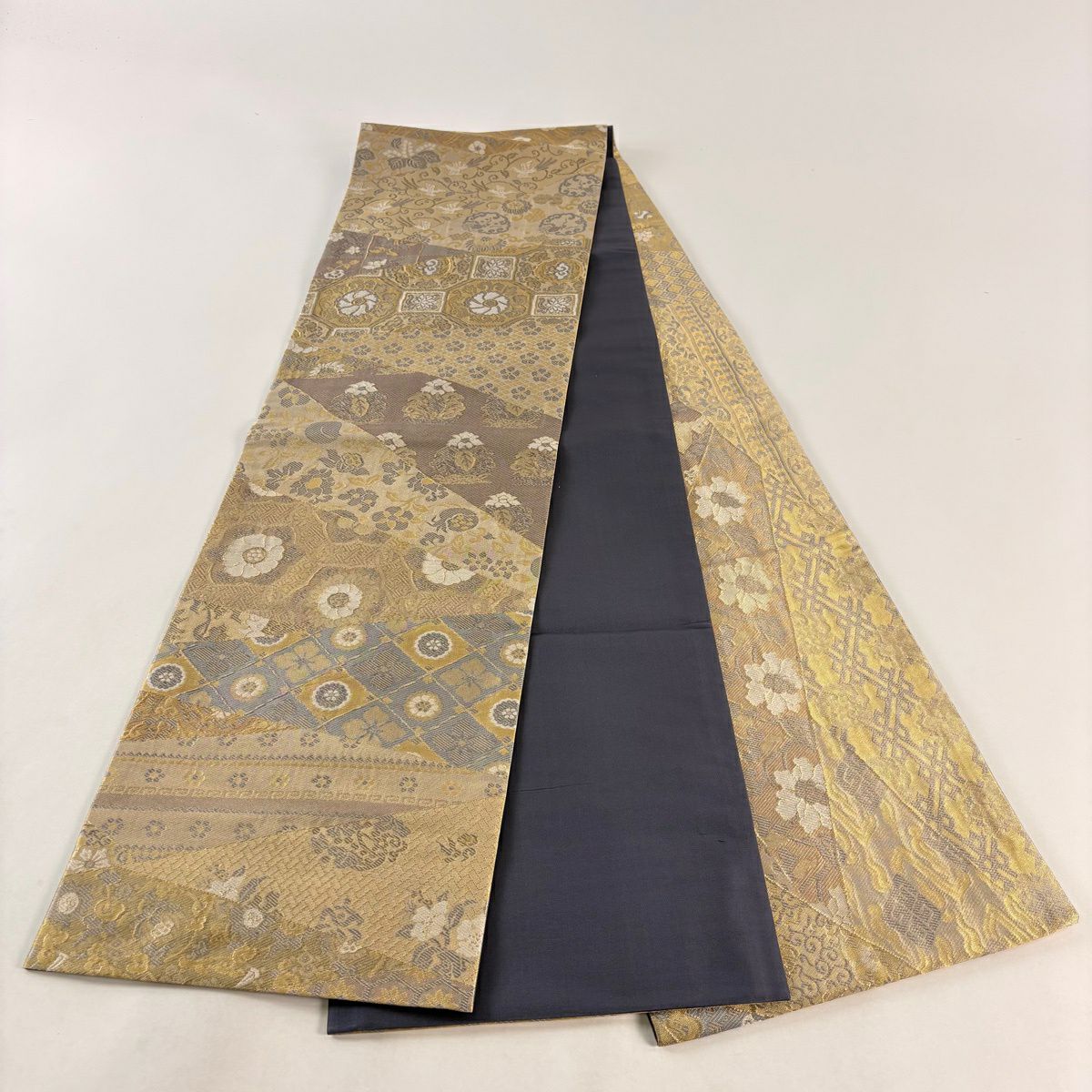 【美品】 袋帶 秀品級 花唐草紋 市松樹 金金箔 金色 全通 純蠶絲