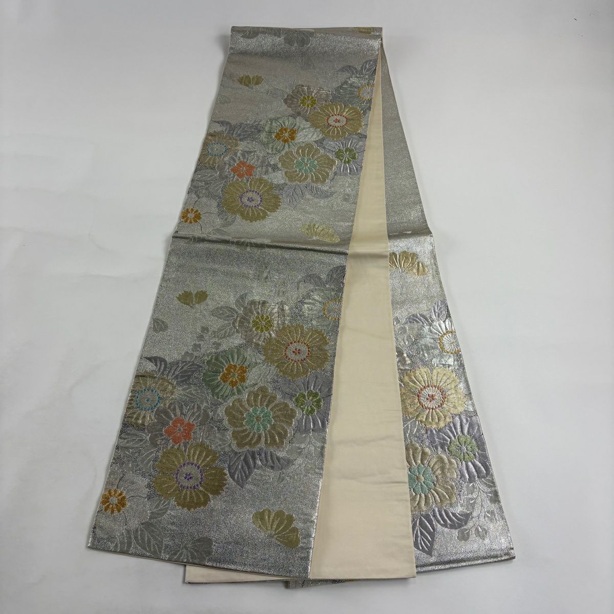 【美品】 袋帶 秀品級 草花紋 金銀彩 金金箔 銀 六通 純蠶絲