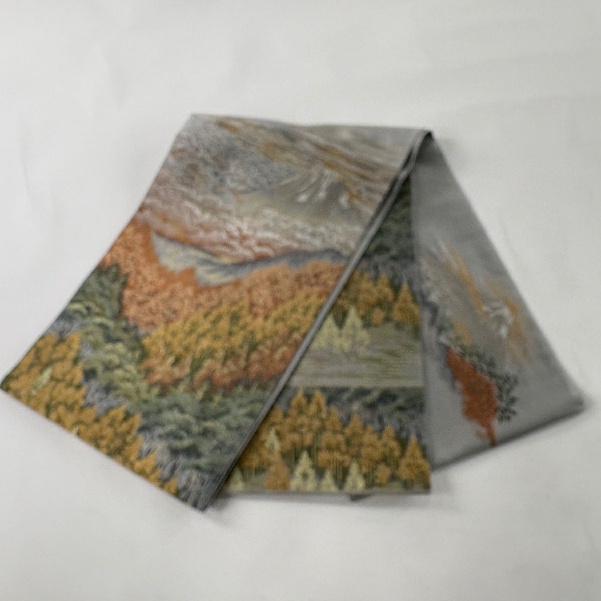 【美品】 袋帶 秀品級 關西仕立 紅葉 山 里松樹紹巴 灰色 大鼓圖案 純蠶絲
