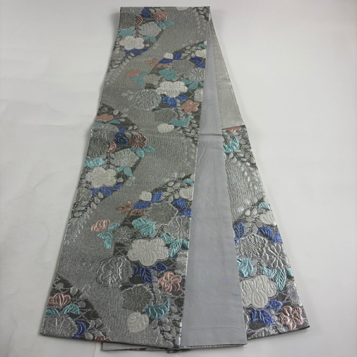 【美品】 袋帶 秀品級 草花紋紋 金金箔 銀線 銀色 六通 純蠶絲