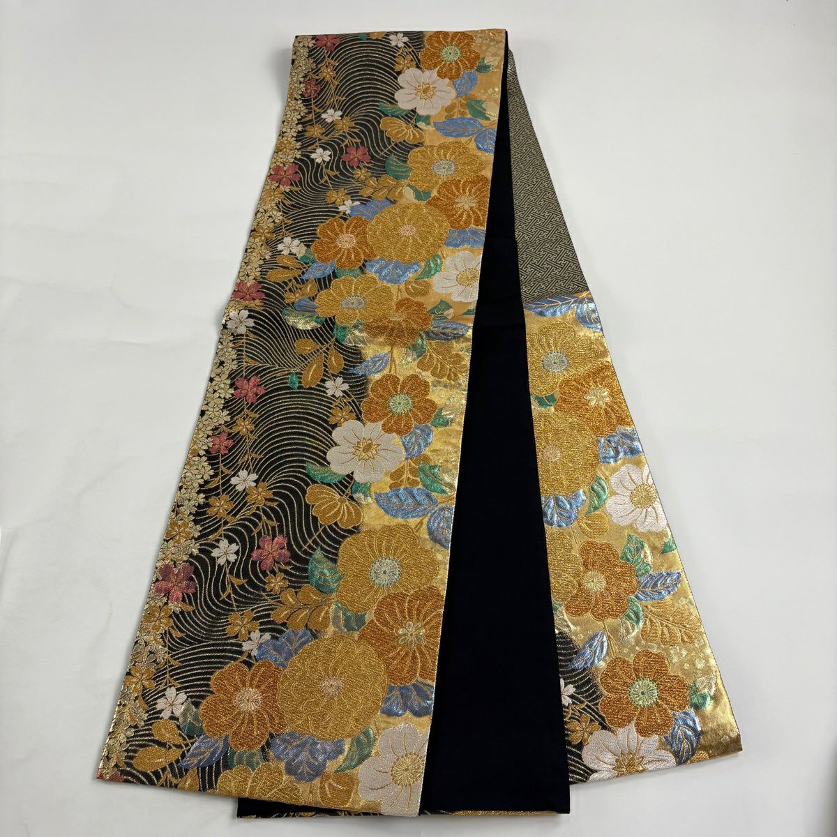 【美品】 袋帶 秀品級 草花紋紋 波 金絲 金銀彩 金色 六通 純蠶絲