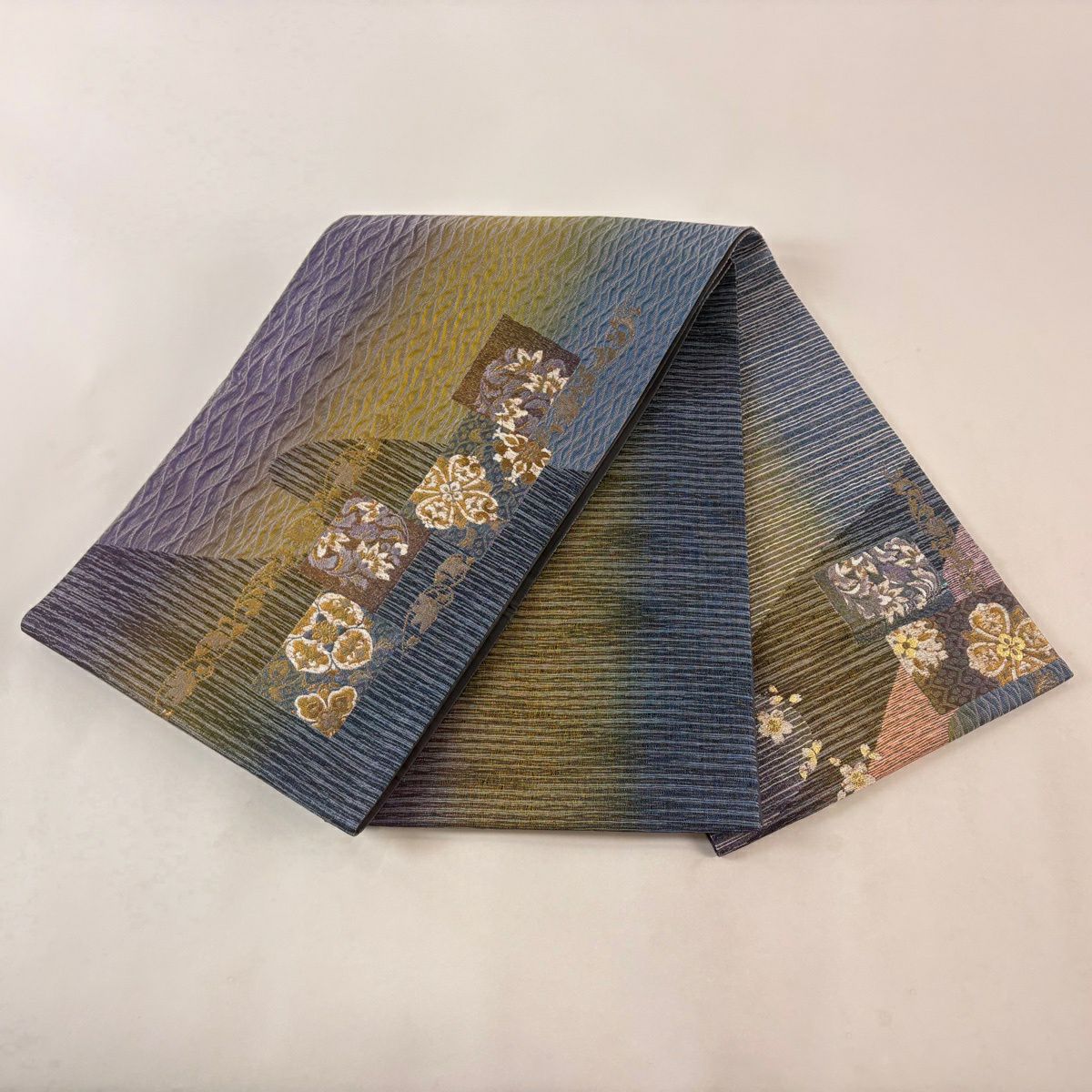 【美品】 袋帶 秀品級 花丸紋 蔦 金金箔 灰紫 お太鼓柄 純蠶絲