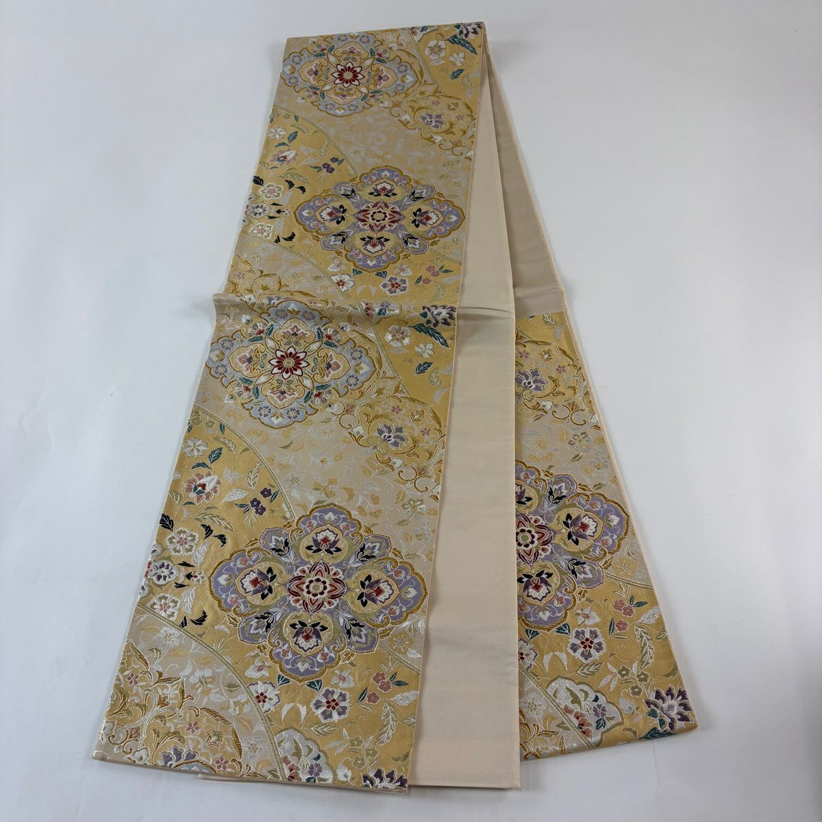 【美品】 袋帶 秀品級 華紋 草花紋 金糸 金金箔 米色 六通 純蠶絲