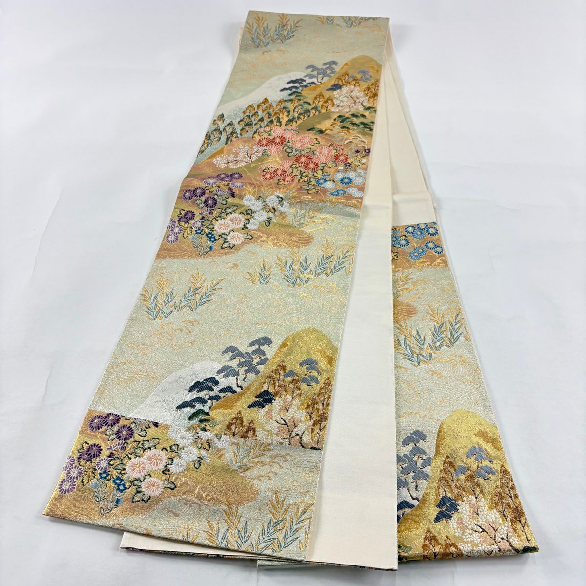 【美品】 袋帶 秀品級 草花紋紋 波刺繡 金金箔 淺綠 六通 純蠶絲