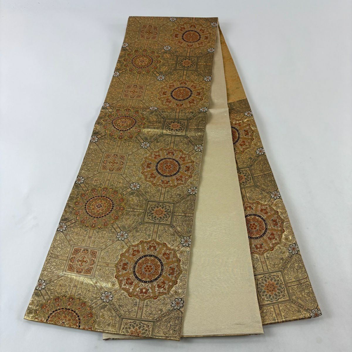 【美品】 袋帶 秀品級 華紋 草花紋 金絲 金金箔 金色 六通 純蠶絲