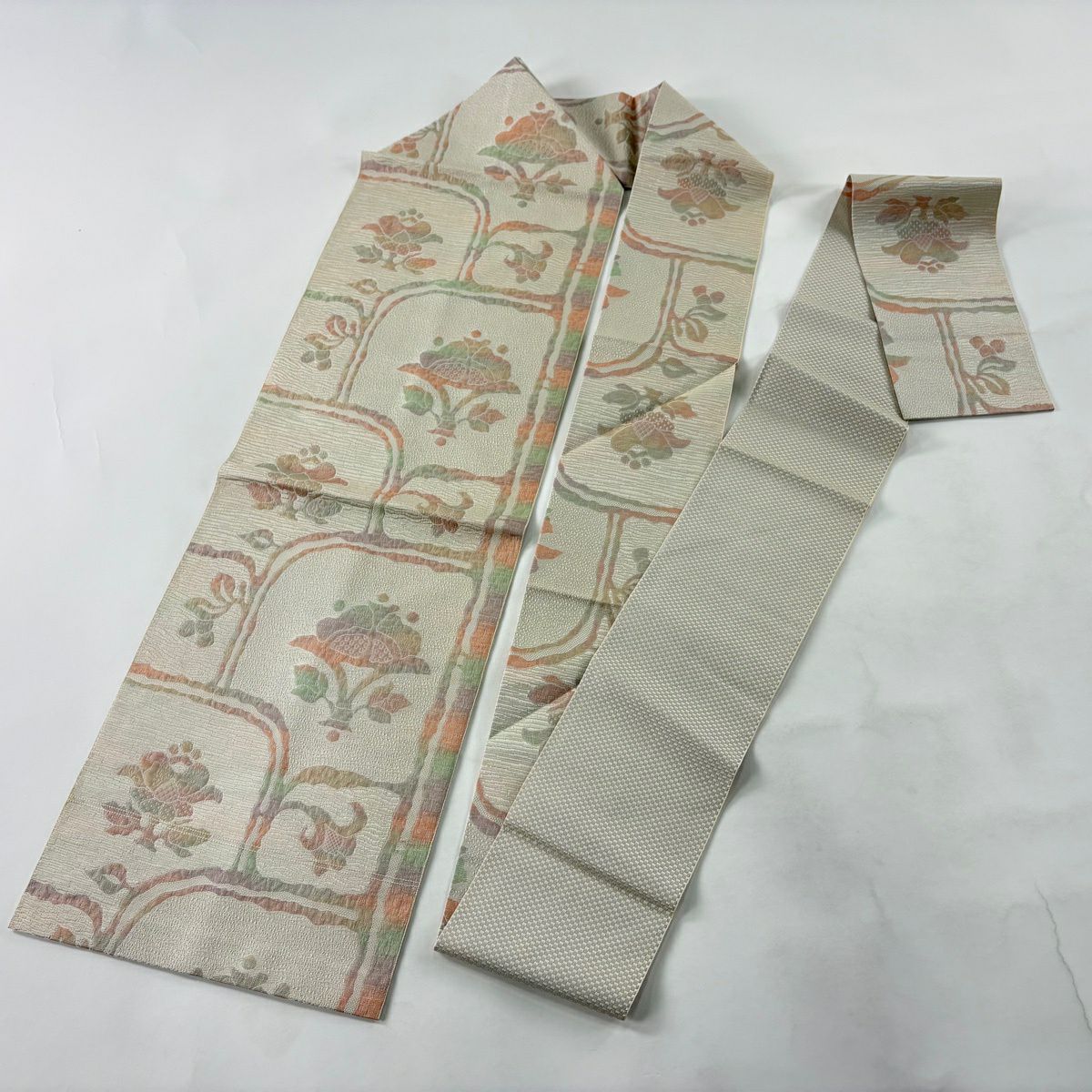 【美品】 名古屋帶 優品級 八寸名古屋帶 草花紋 灰白 純蠶絲