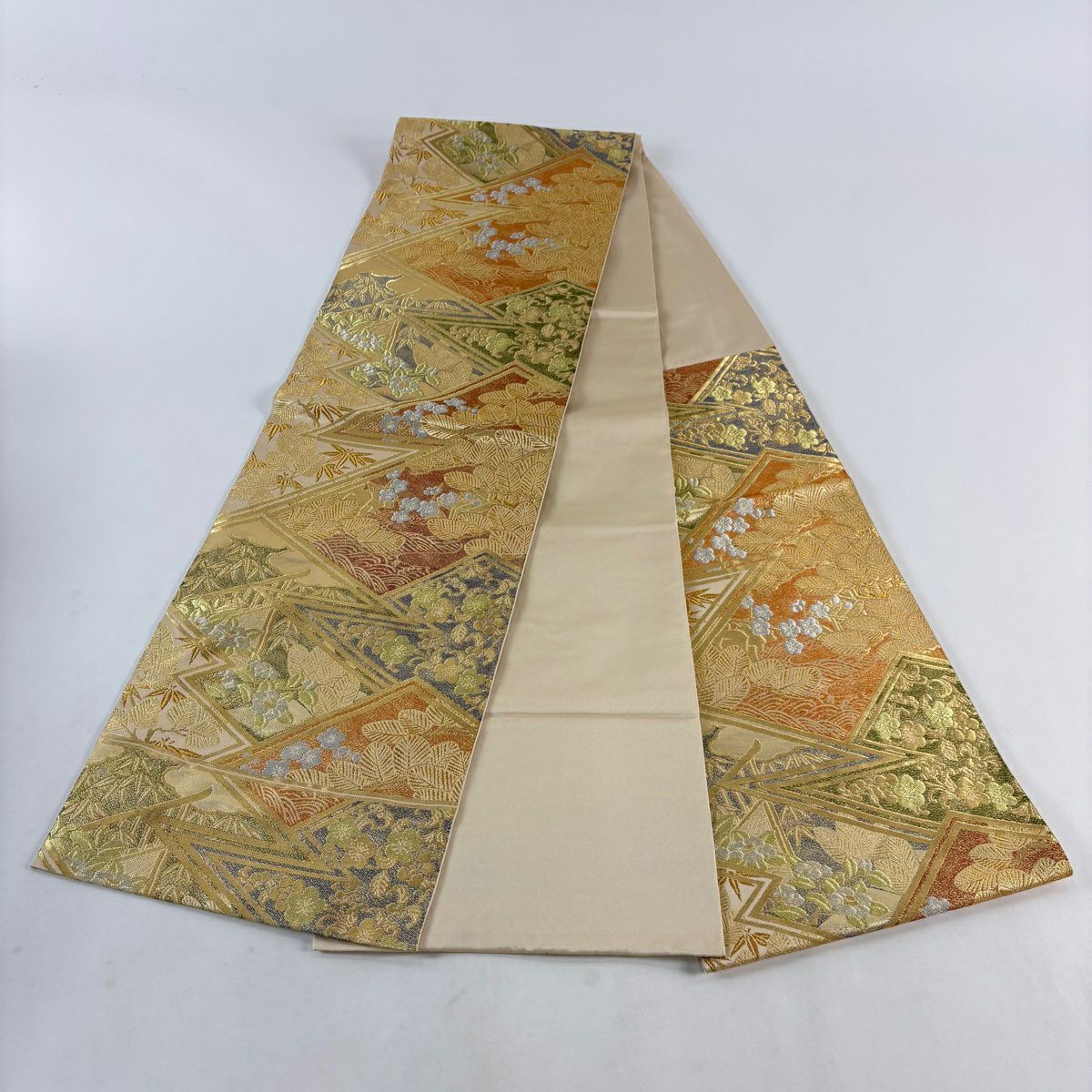【美品】 袋帶 名品級 川島織物 落款あり 松樹竹子梅花 波 金銀絲 金金箔 金色 六通 純蠶絲